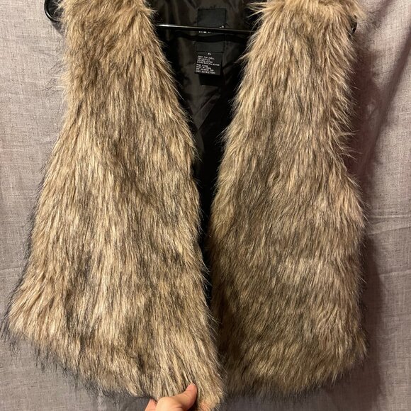 Junior Girls XL Me Jane Faux Fur Vest - Picture 2 of 8